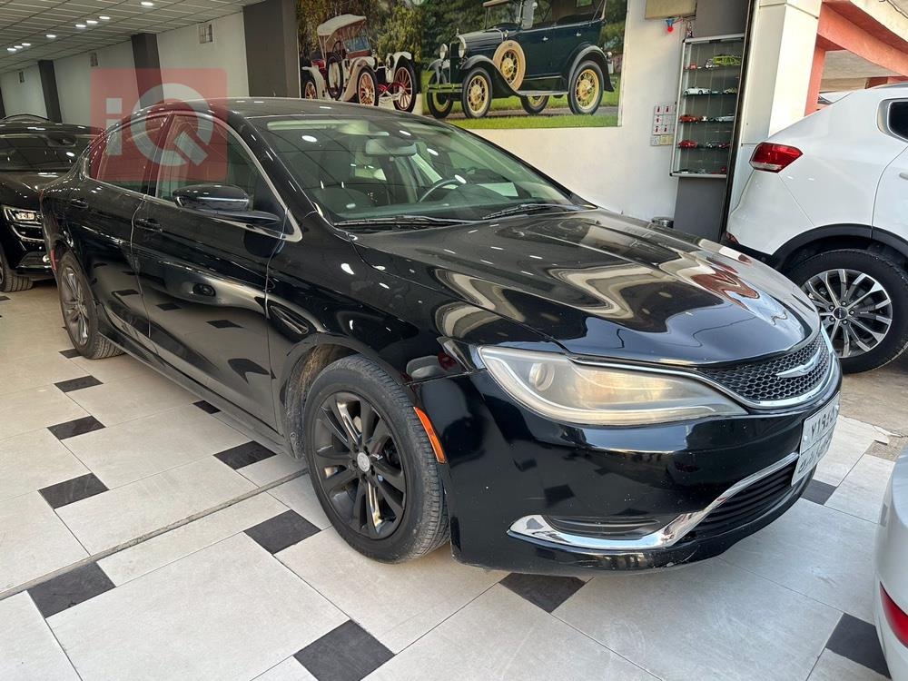 Chrysler 200